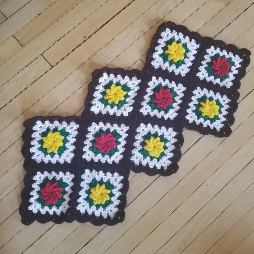 VTG handmade crochet granny square floral table runner